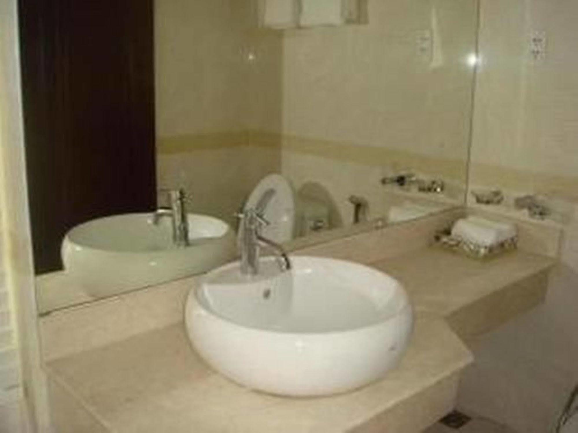 Trung Son Hotel 胡志明市 外观 照片